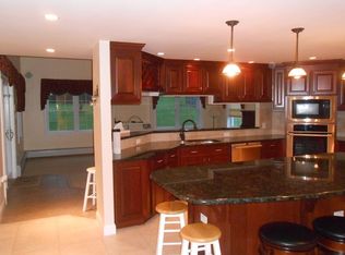 17 Kaolin Rd, Blandford, MA 01008