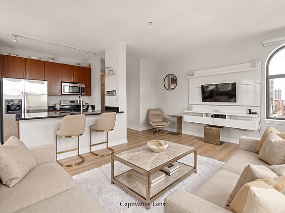 2nd image of 451 W Huron St Unit 1507