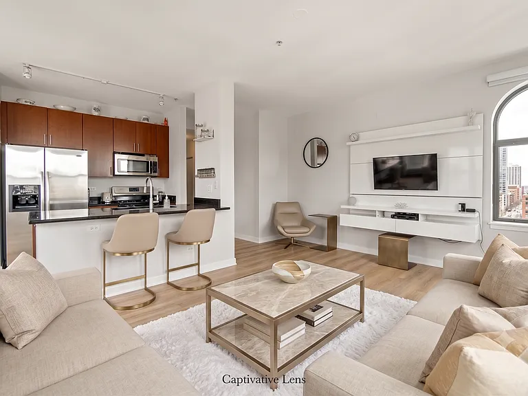 451 W Huron St #1507 — Photo 2