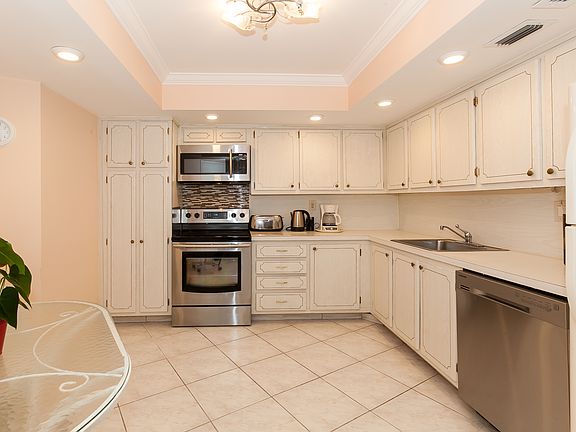 4th image of 3180 S Ocean Dr APT 1020