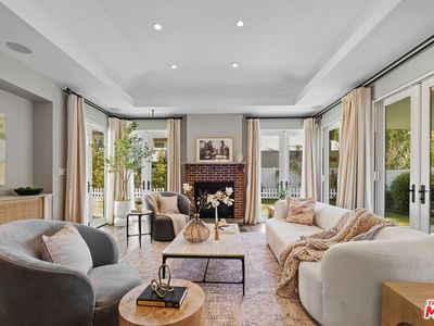 10330 McCormick St, North Hollywood, CA, 91601