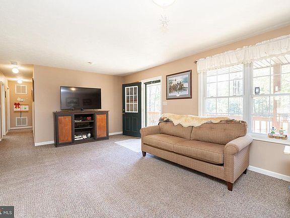 4th image of 228 Sleepywoods Rd