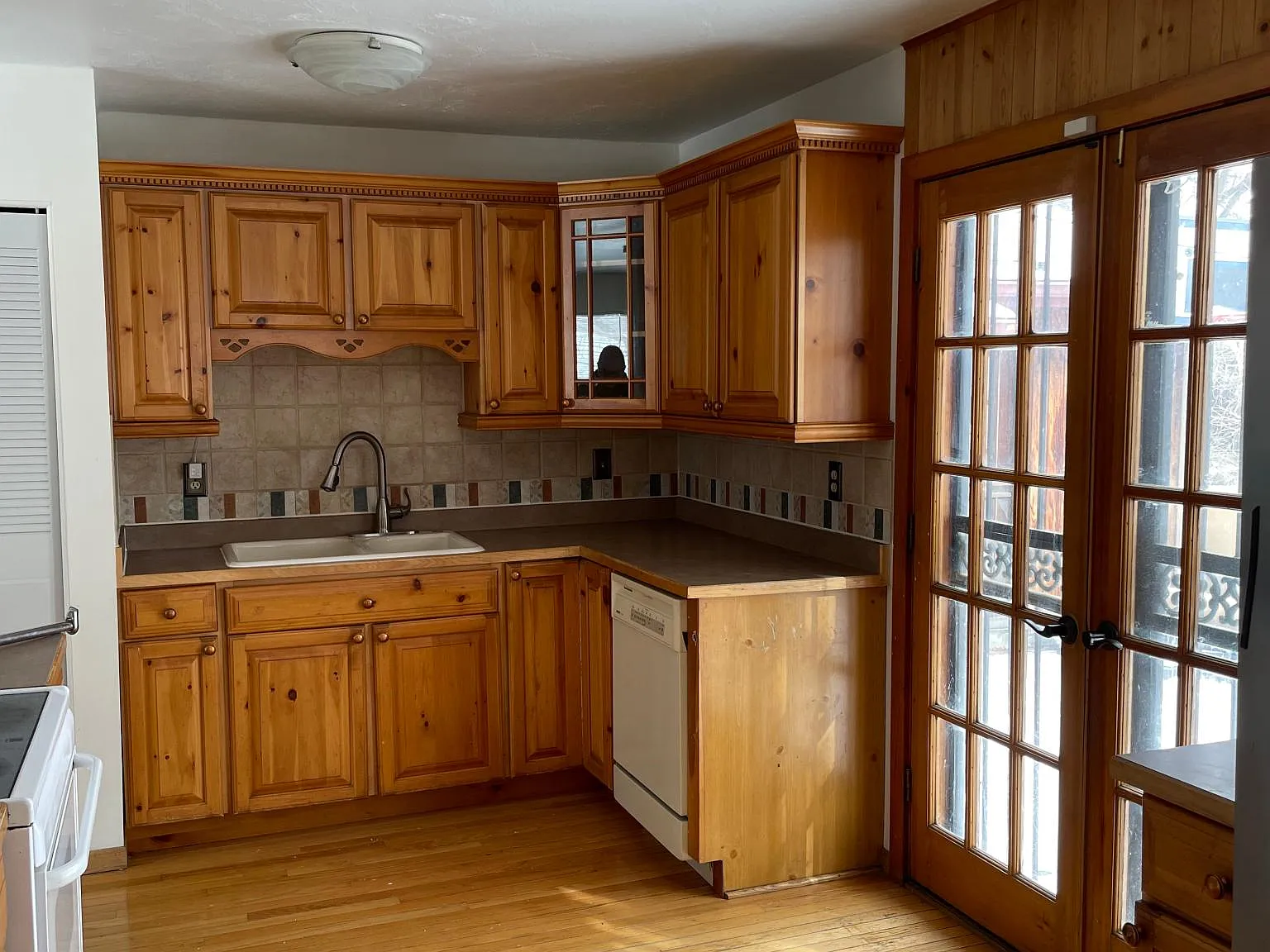 3 bed, 1348 sqft, $2,700 — Photo 1