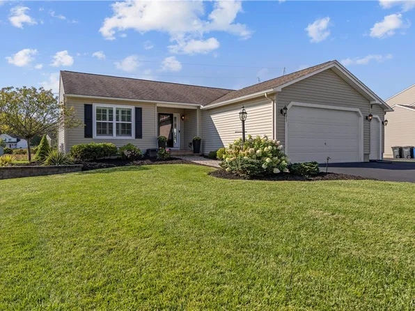 6373 Finish Line Trl, Brewerton, NY 13029