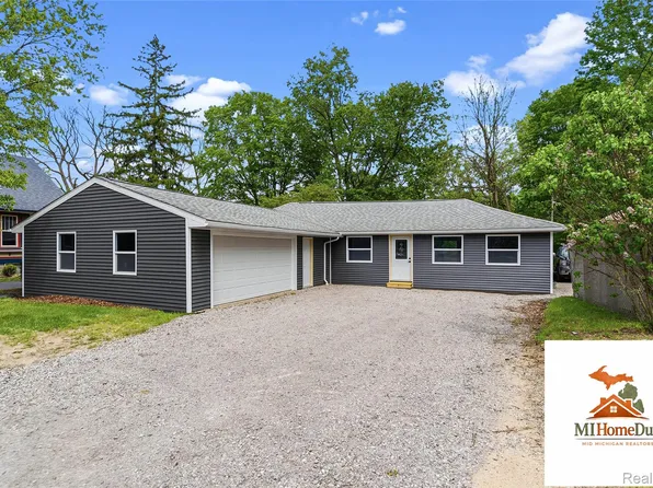713 S Mill St, Clio, MI 48420