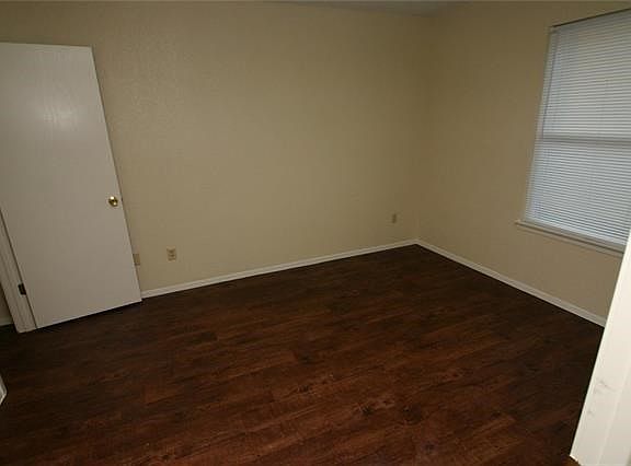 Bedrooms with fresh paint, new blinds, lights and vinyl plan