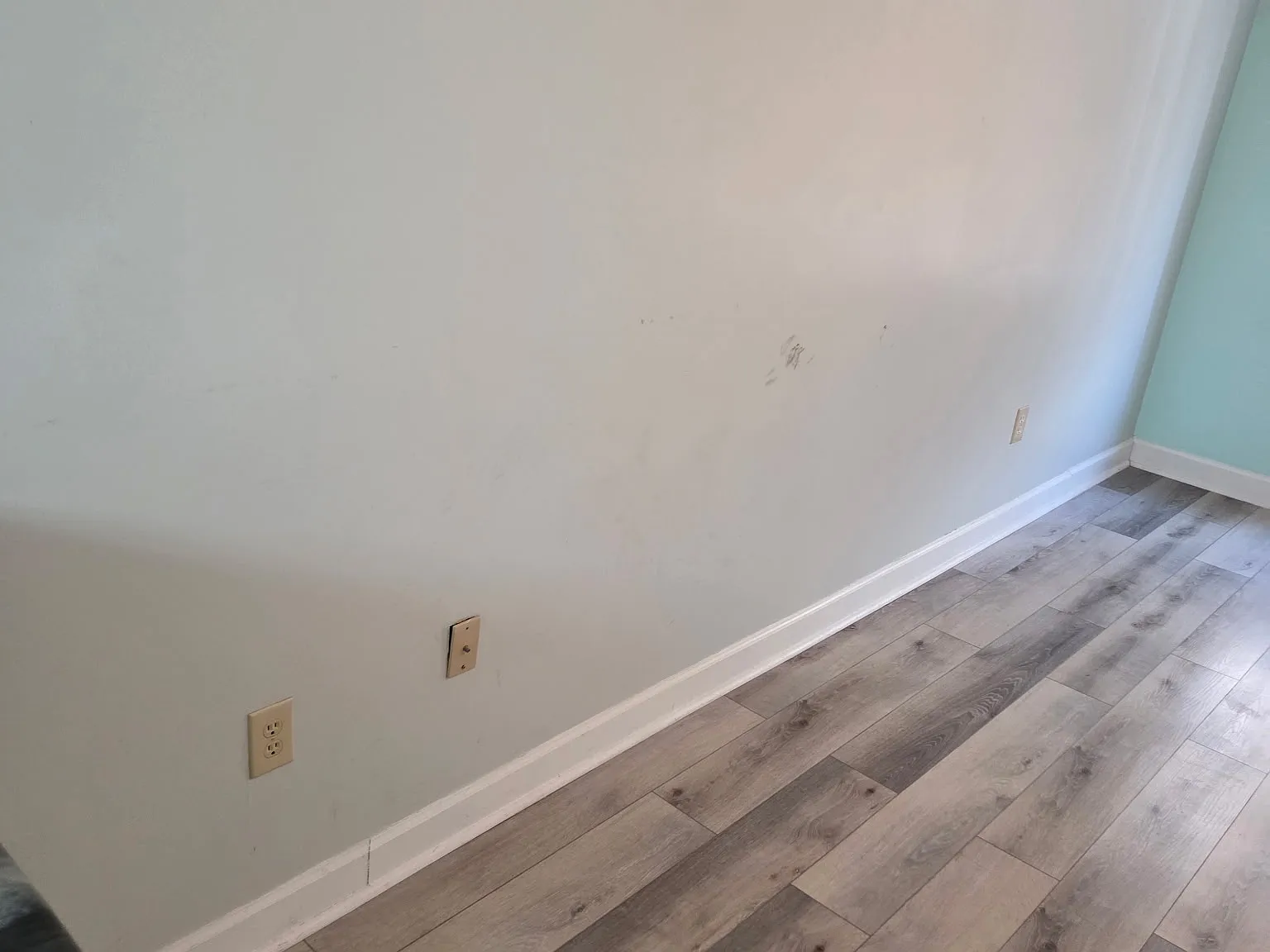 2 bed, 1.5 bath, 910 sqft, $1,350 — Photo 4