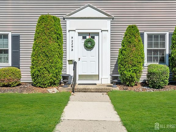 4th image of 229B Old Nassau Rd