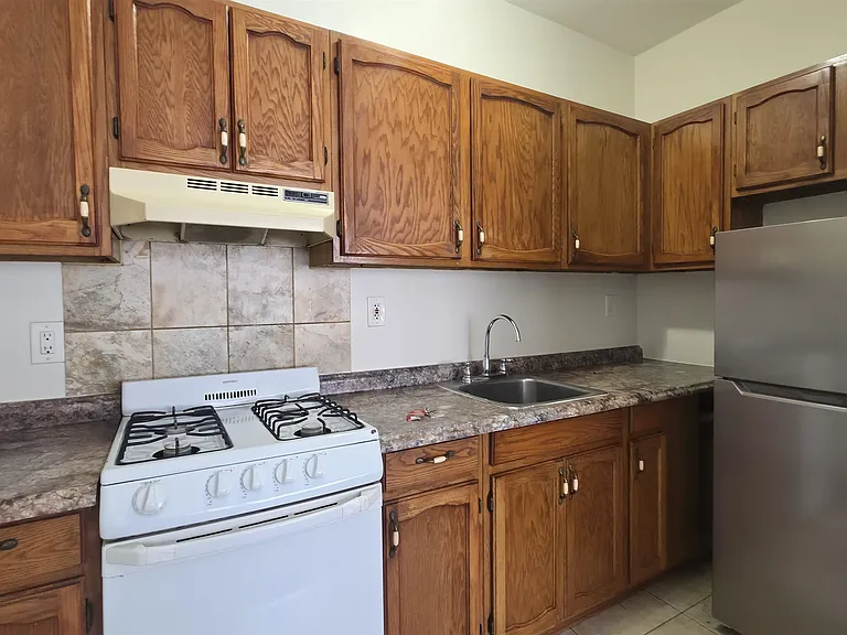 77 Colgate St #1 — Photo 3