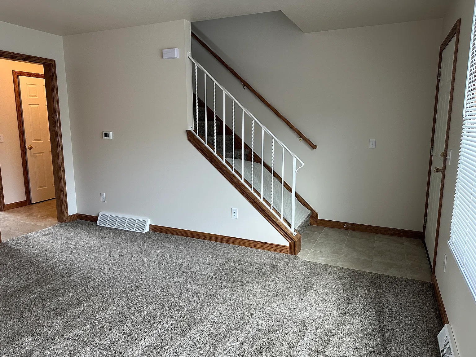 2 bed, 1.5 bath, 1266 sqft, $1,400 — Photo 3
