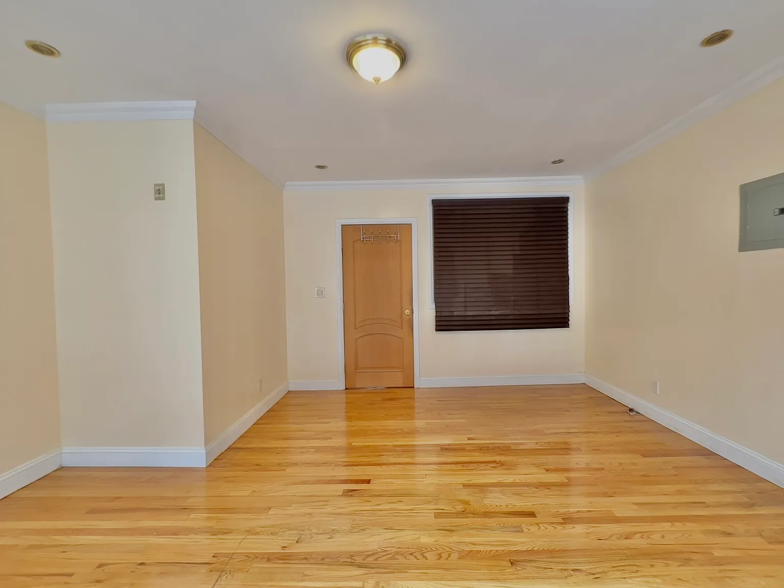 3 bed, $3,699 — Photo 2