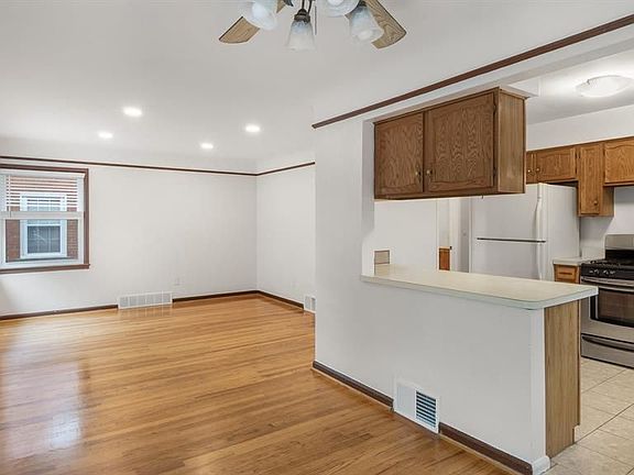 5th image of 3536 Cornell St