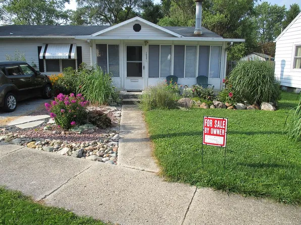 1050 S Burlington Dr, Muncie, IN 47302