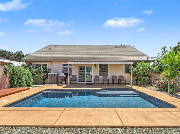 327 Manor Dr, Ione, CA 95640