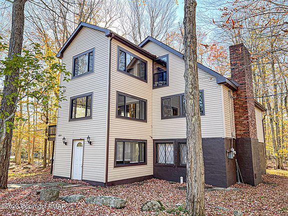 2nd image of 2818 Fairhaven Dr