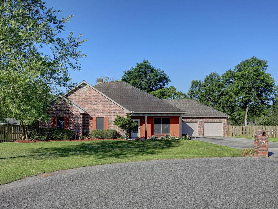 1st image of 143 Sioux Ln