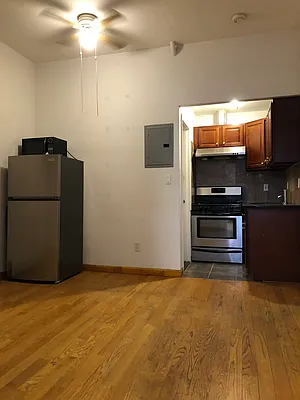 Rented by R New York | media 2