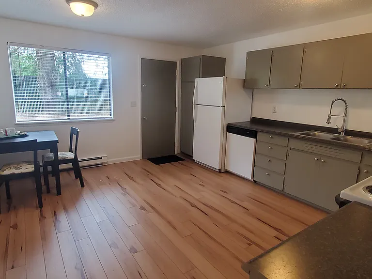 Rainier Terrace — Photo 18