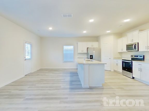 4th image of 307 Limestone Cir