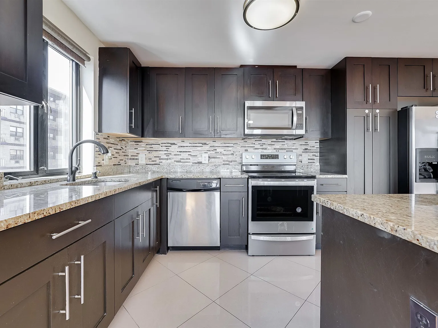 2 bed, 2.0 bath, $3,100 — Photo 2