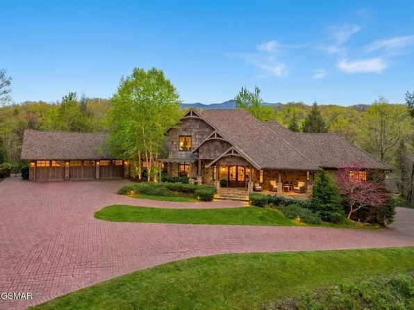 1886 Acorn Branch Ln, Gatlinburg, TN 37738