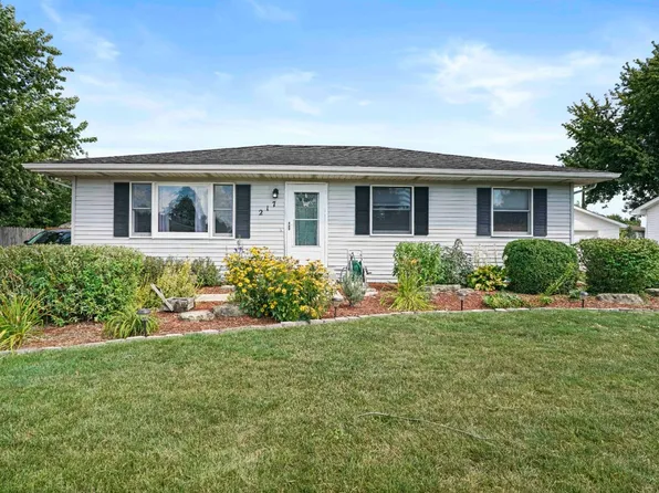 217 Locust Ave S, Hebron, IN 46341