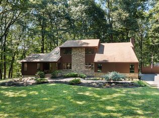 6365 Woodfern Dr, Emmaus, PA 18049