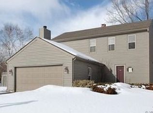 5504 W Shore Dr, McHenry, IL 60050