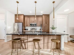 409 NE Clydesdale Ave, Cochrane, AB T4C2Y6