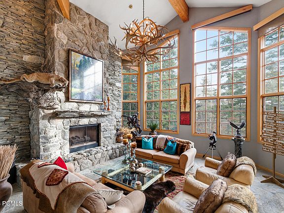 4th image of 7850 Aster Ln