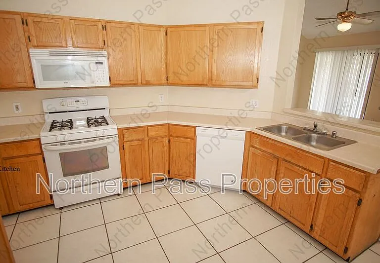 424 Cutler Pl — Photo 6