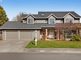 20585 NW Quail Hollow Dr, Portland, OR 97229