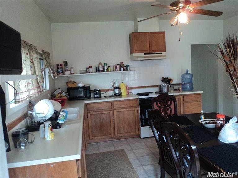 2nd image of 120 F St