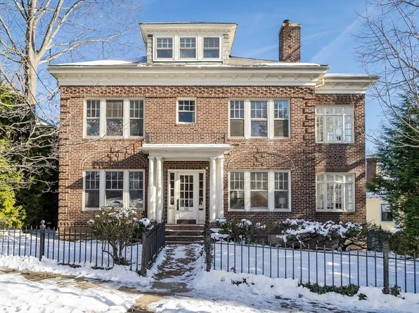122 Addington Rd #1, Brookline, MA 02445