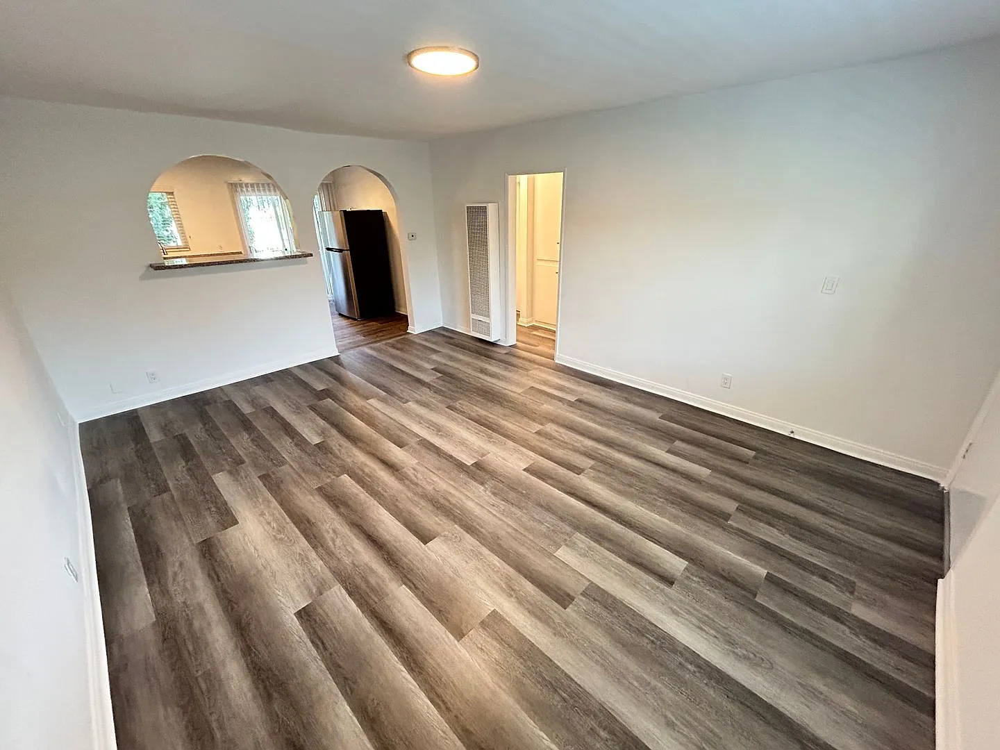 271 Parke St — Photo 2