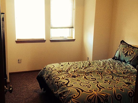 Upstairs guest bedroom