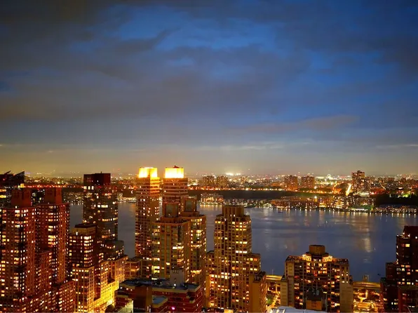 160 West 66th Street image 12 of 14