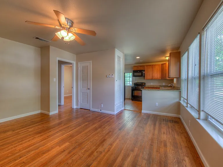 4805 Evans Avenue — Photo 3
