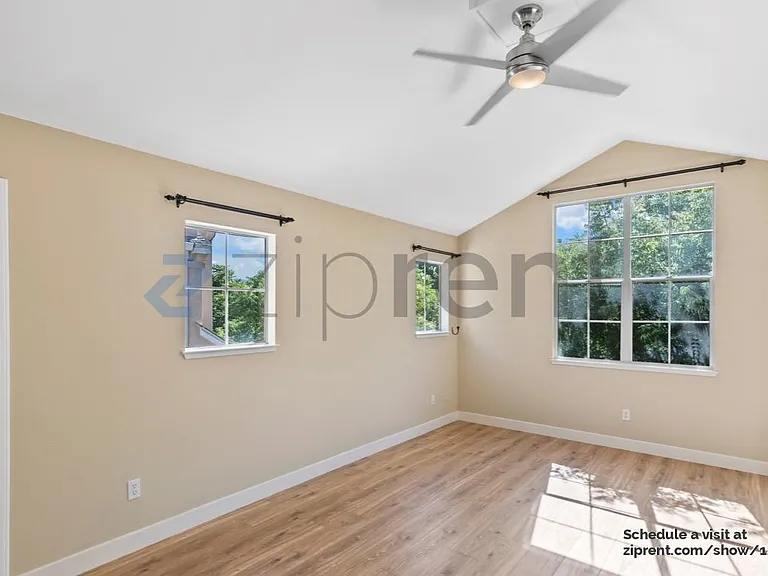 139 Concord Cir — Photo 16