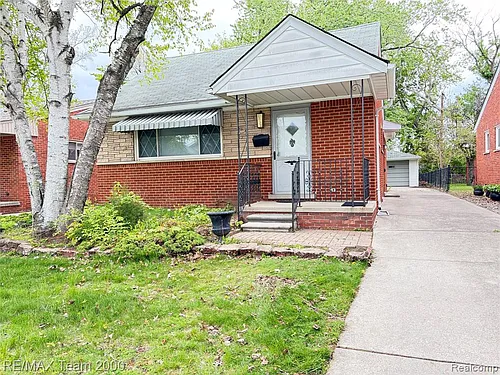 23132 Park St Photo 1