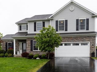17 Knoche Way, Orchard Park, NY 14127