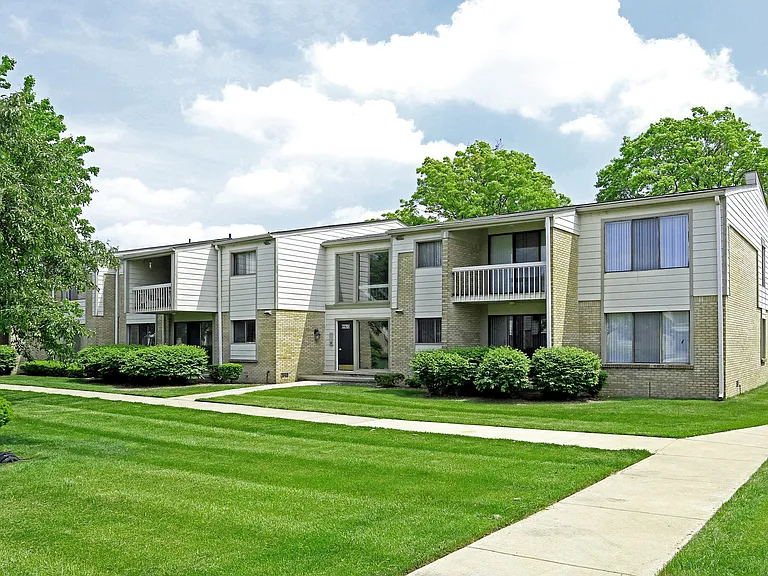 Legacy Place Apartments - Southfield, MI — Photo 22