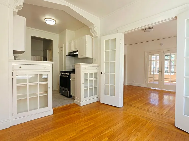 2800 Filbert St — Photo 13