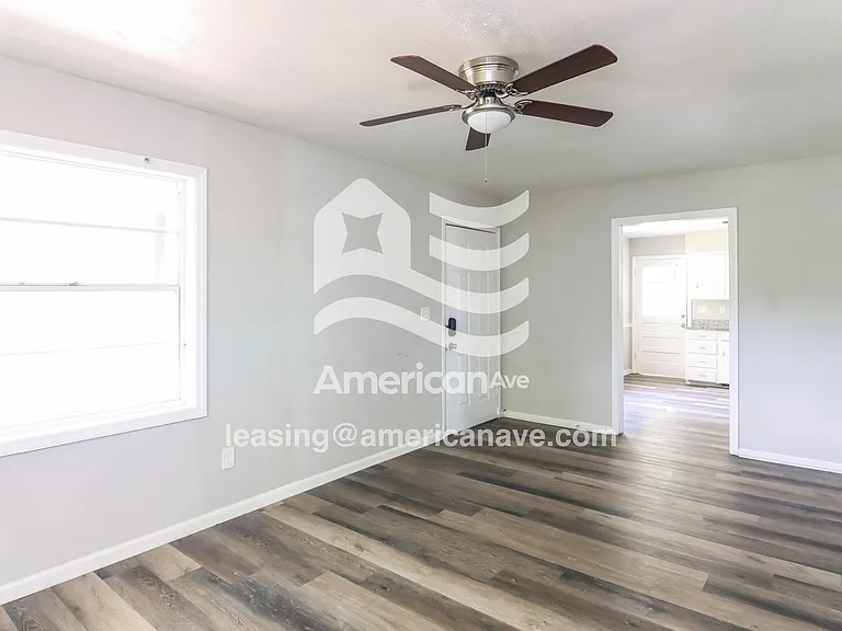 1362752_004_living_room_4.jpg