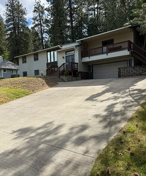 1715 S Ridgemont Dr — Photo 1