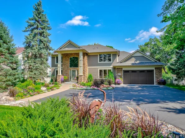 5256 Oxford St N, Shoreview, MN 55126