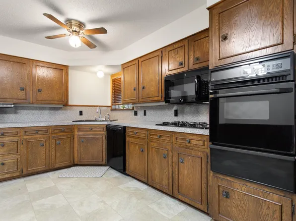 2701 Fairfax Dr, Tyler, TX 75701