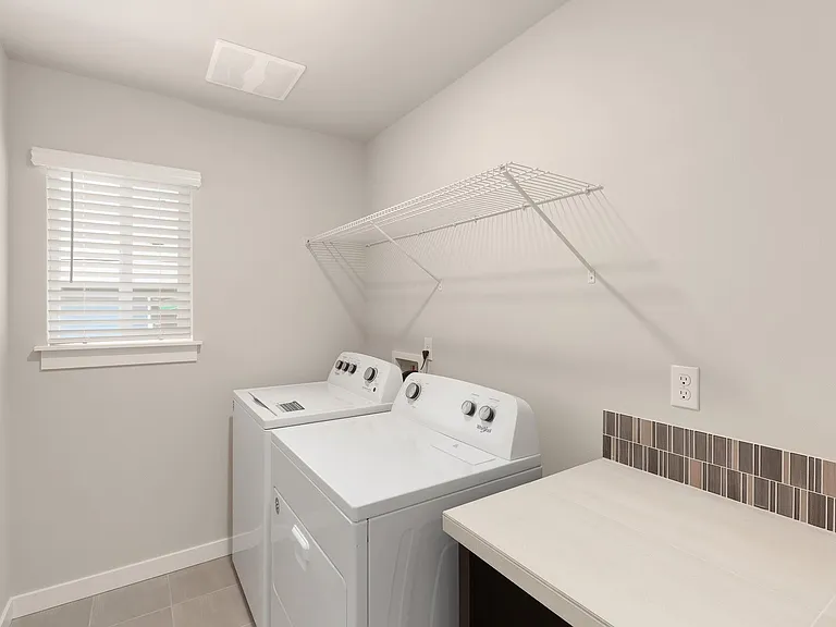 11001 33rd St NE — Photo 4
