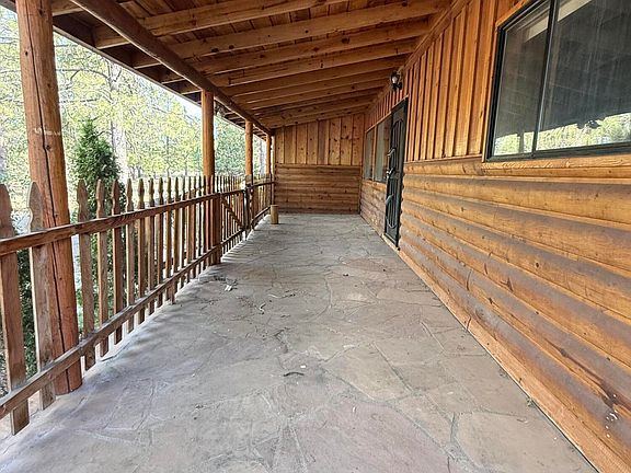 2nd image of 540 Mountain View Dr