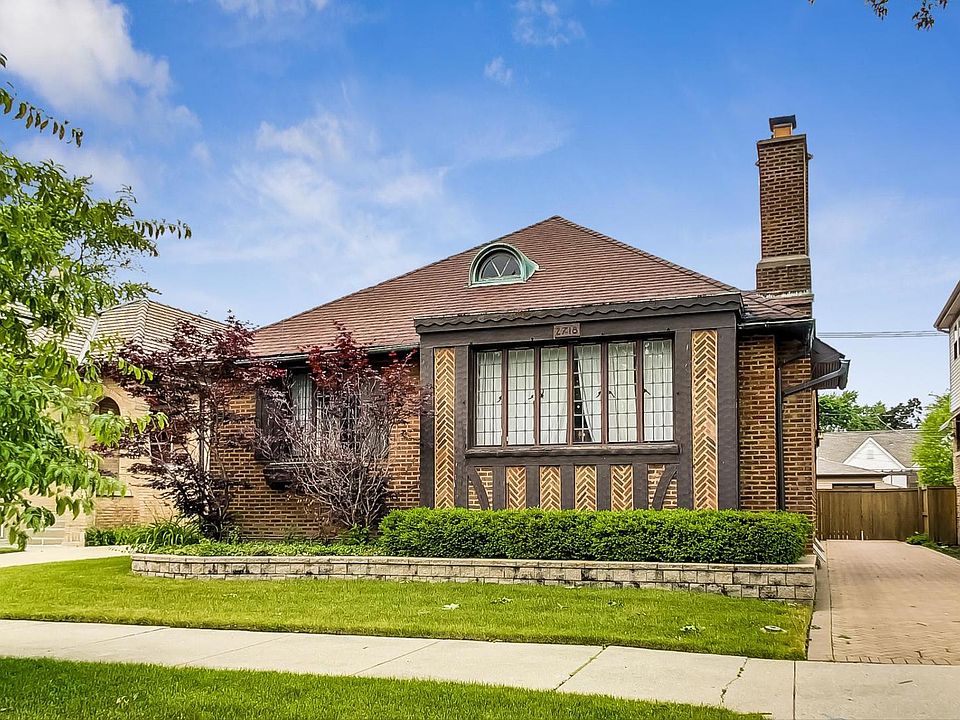 1st image of 2718 W Farwell Ave